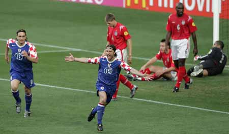 2004欧洲杯决赛(2004欧洲杯决赛c罗落泪)